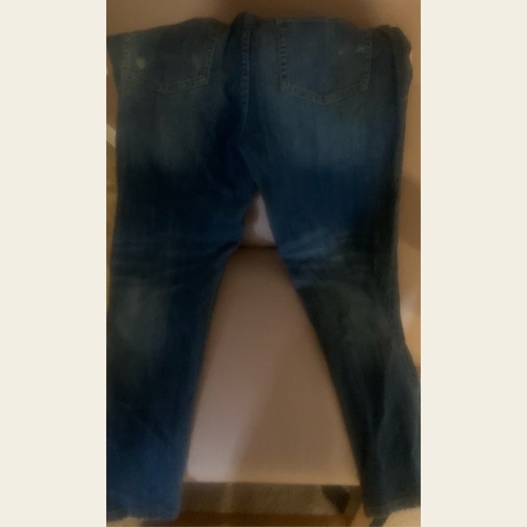 Jennifer Lopez Cropped Jeans! - Picture 3 of 3